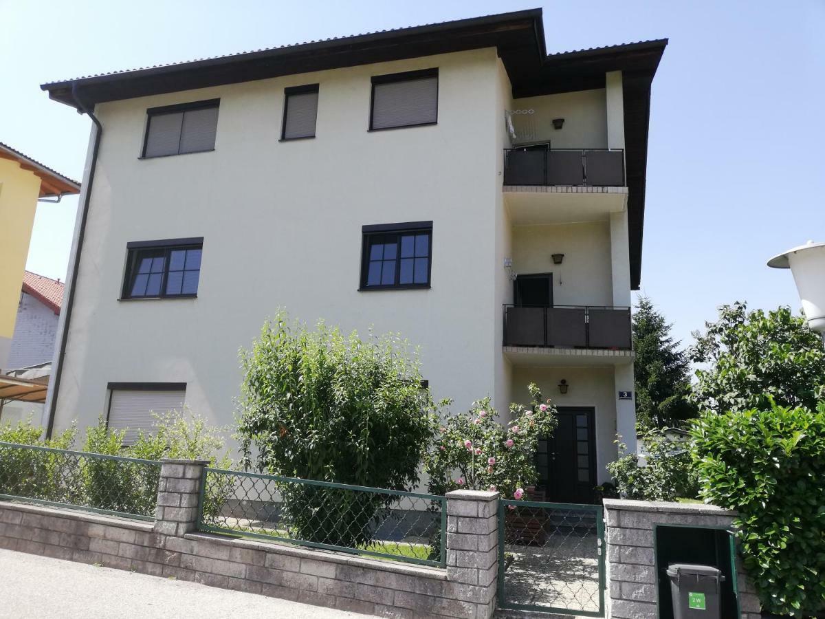 Ferienwohnung Aoli Гмунден Екстер'єр фото